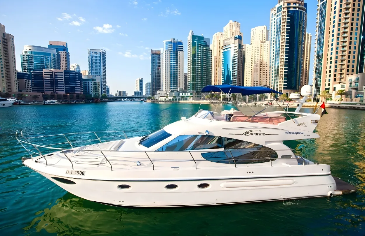 50ft private yacht cruising Dubai Marina